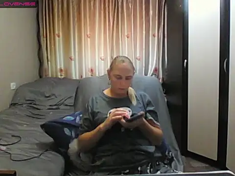Snapshot of JenniDeep chatting on 6, 7, 2026 JenniDeep online show from 6, 7, 2026