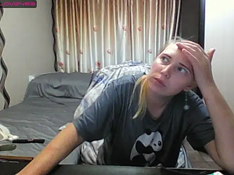 Snapshot of JenniDeep chatting on 13, 6, 2026 JenniDeep online show from 13, 6, 2026