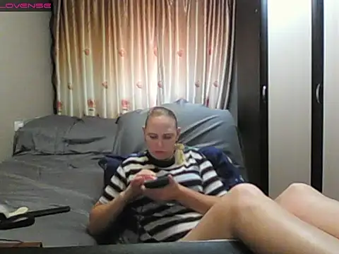 Snapshot of JenniDeep chatting on 26, 6, 2026 JenniDeep online show from 26, 6, 2026