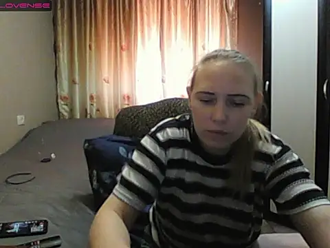 JenniDeep online show from 12, 4, 2026