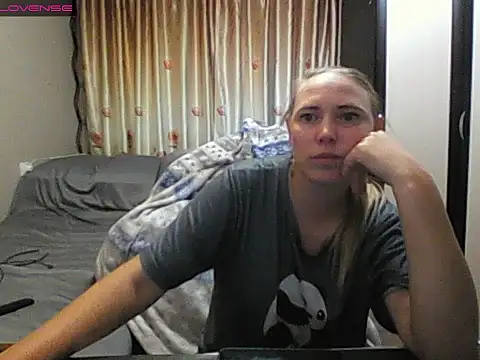Snapshot of JenniDeep chatting on 11, 6, 2026 JenniDeep online show from 11, 6, 2026