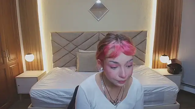 Snapshot of Laracooper_ chatting on 21, 2, 2026 Laracooper online show from 21, 2, 2026