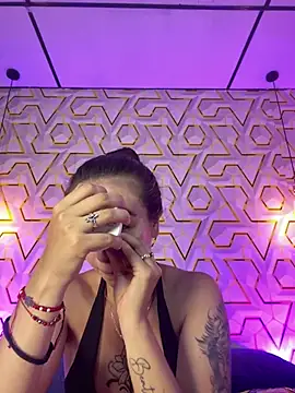 MelanyyJhonson15 online show from 16, 7, 2026