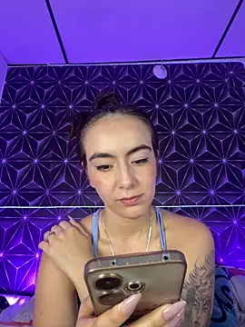 MelanyyJhonson15 online show from 22, 6, 2026