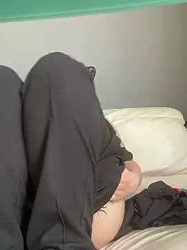 secretcouple 00 online show from 8, 4, 2026