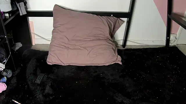 secretcouple 00 online show from 6, 3, 2026