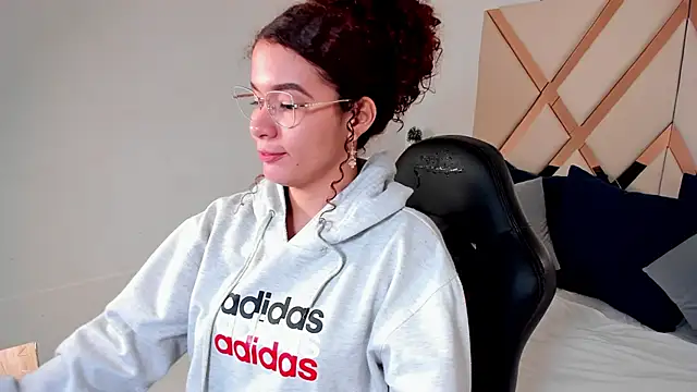 avrilwaynee online show from 20, 12, 2025