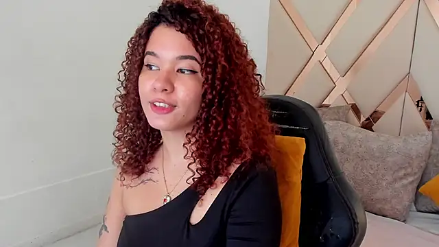 Snapshot of avrilwaynee chatting on 24, 2, 2026 avrilwaynee online show from 24, 2, 2026