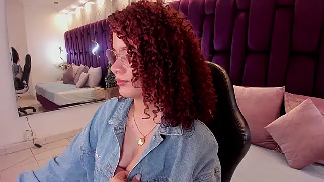 avrilwaynee online show from 15, 12, 2025