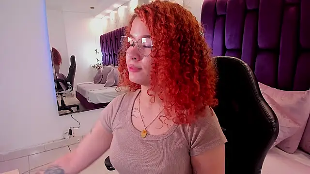 avrilwaynee online show from 5, 12, 2025