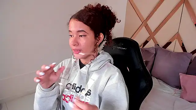 avrilwaynee online show from 22, 12, 2025