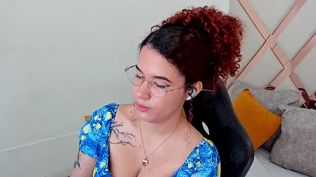 Snapshot of avrilwaynee chatting on 3, 3, 2026 avrilwaynee online show from 3, 3, 2026