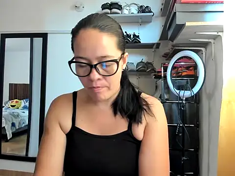 caroline 47 online show from 11, 2, 2026