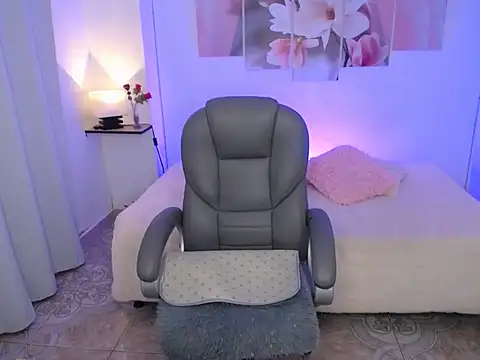 selene rouse  online show from 27, 11, 2025