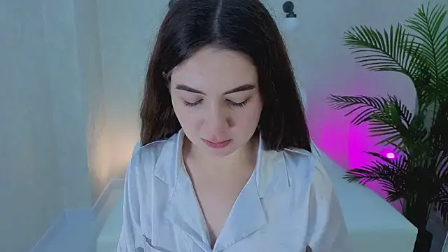 Lilia Crown online show from 21, 11, 2025