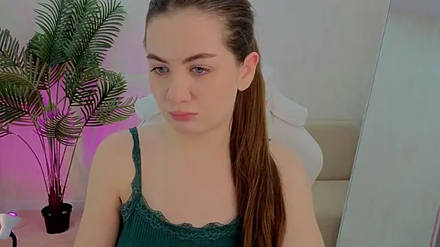 Lilia Crown online show from 24, 11, 2025