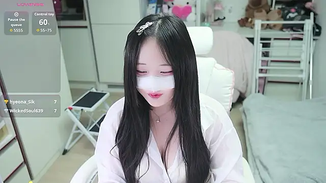 Snapshot of kimhyeona2005 chatting on 30, 4, 2026 kimhyeona2005 online show from 30, 4, 2026