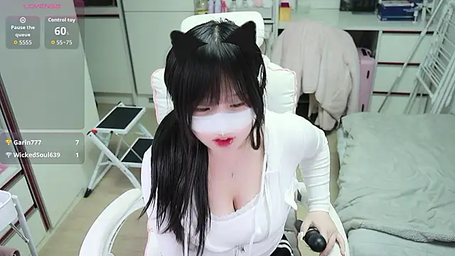 kimhyeona2005 online show from 30, 6, 2026