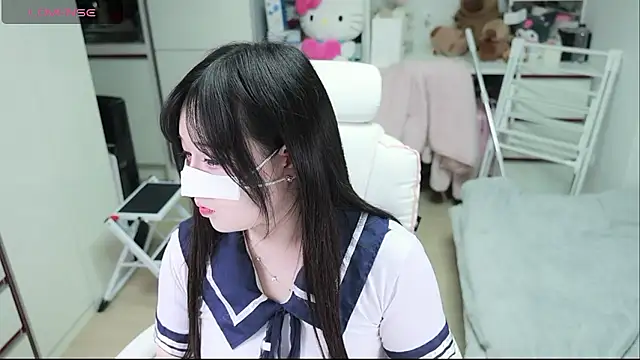 kimhyeona2005 online show from 11, 2, 2026