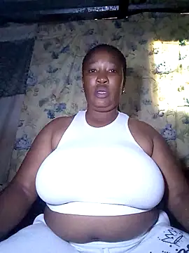 Snapshot of MissMoyo chatting on 18, 11, 2025 MissMoyo online show from 18, 11, 2025