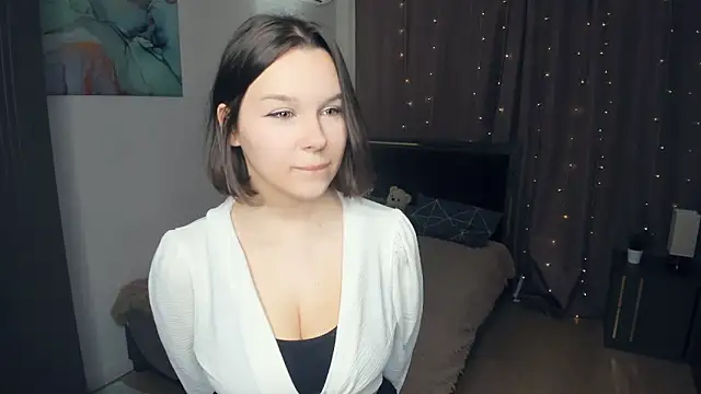 IrmgardBuzard online show from 21, 11, 2025