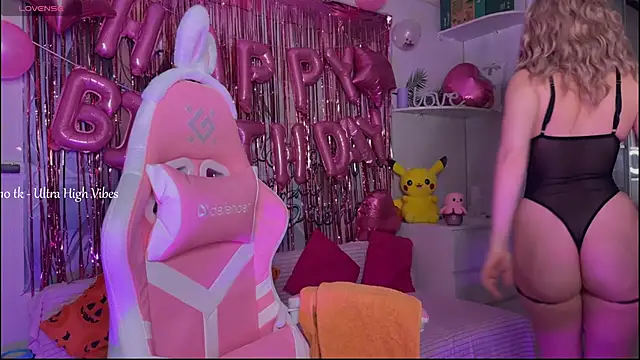 CheekySashaCharm online show from 18, 12, 2025