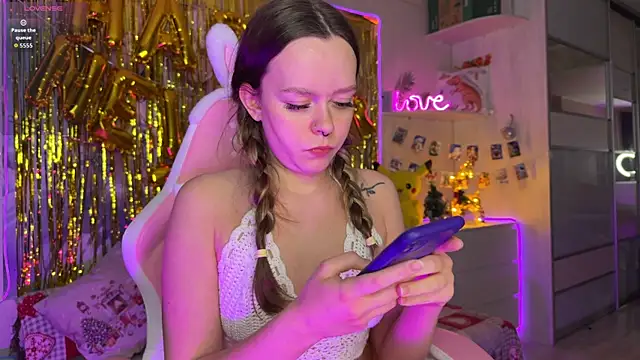 CheekySashaCharm online show from 20, 12, 2025