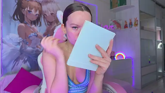 CheekySashaCharm online show from 8, 4, 2026