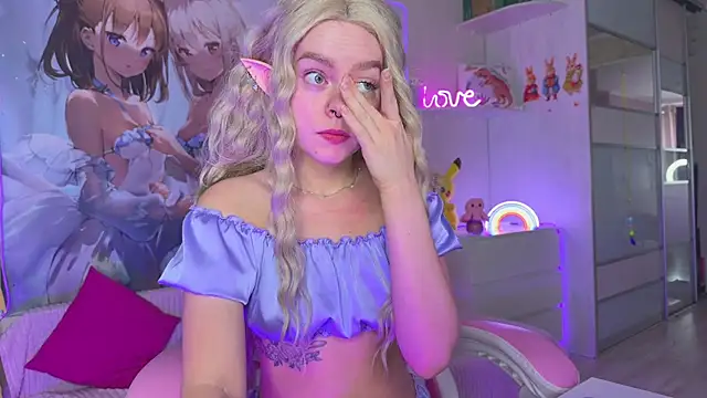 CheekySashaCharm online show from 4, 4, 2026