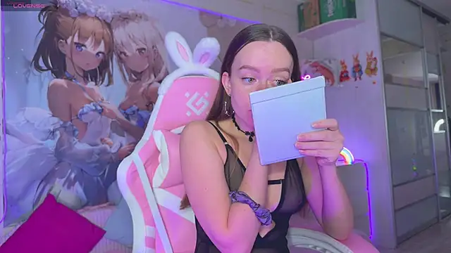 CheekySashaCharm online show from 1, 5, 2026