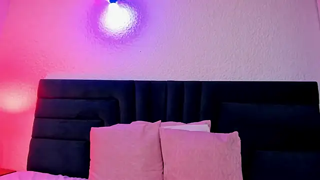 VictoriaRouge  online show from 28, 4, 2026