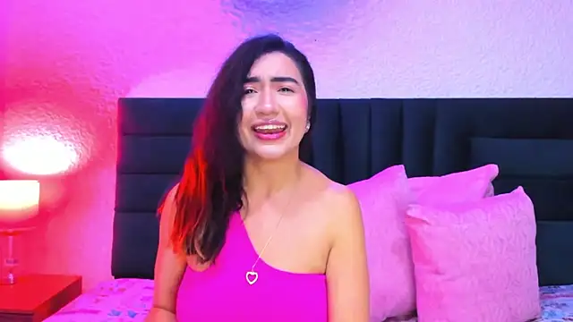 VictoriaRouge  online show from 17, 4, 2026