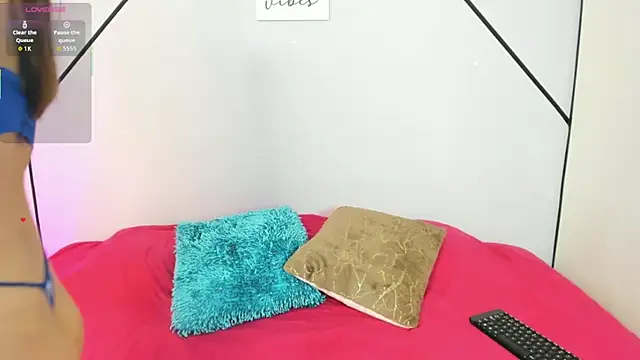 Snapshot of VictoriaRouge_ chatting on 28, 11, 2025 VictoriaRouge online show from 28, 11, 2025