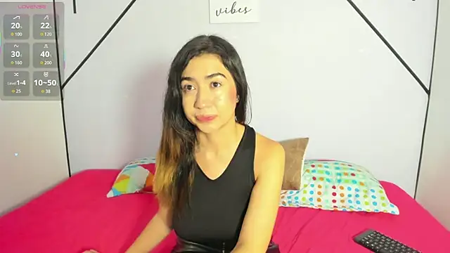 Snapshot of VictoriaRouge_ chatting on 26, 11, 2025 VictoriaRouge online show from 26, 11, 2025