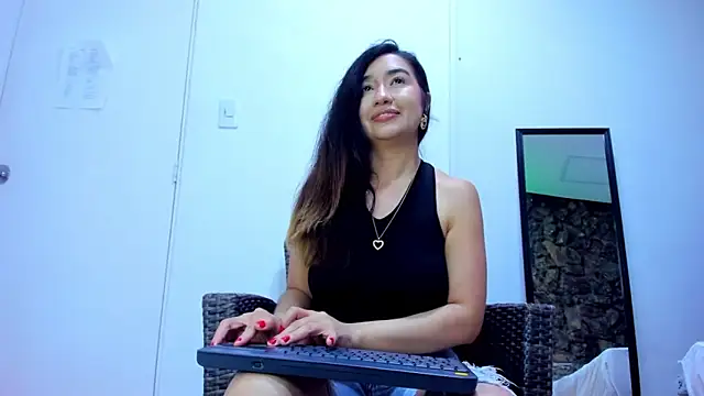 VictoriaRouge  online show from 1, 4, 2026