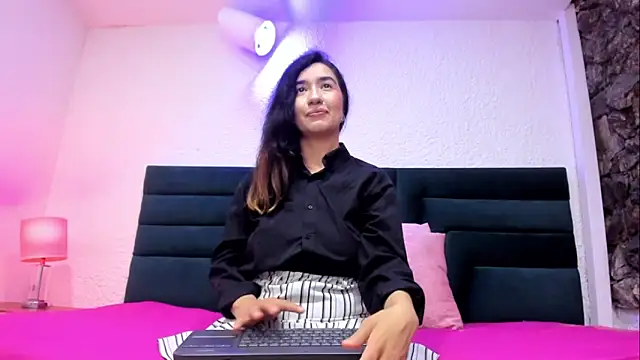 VictoriaRouge  online show from 30, 5, 2026