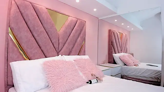 roxyflame  online show from 16, 11, 2025