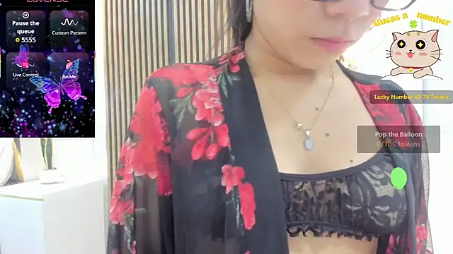 Snapshot of roxyflame_ chatting on 26, 4, 2026 roxyflame online show from 26, 4, 2026