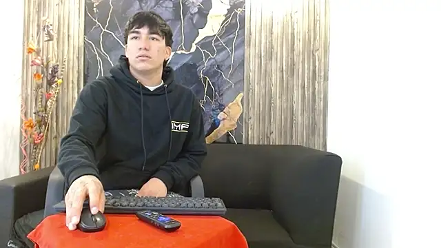 Tommy160920 online show from 17, 11, 2025