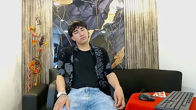 Tommy160920 online show from 18, 11, 2025