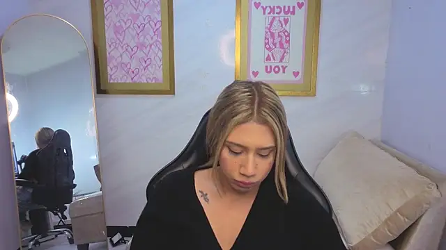 Evy Luxx v online show from 2, 4, 2026