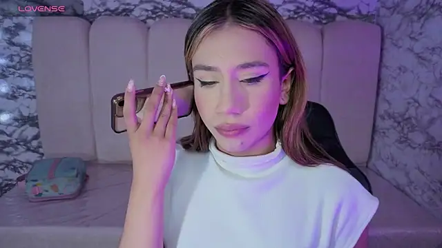 Snapshot of Evy_Luxx_v chatting on 16, 1, 2026 Evy Luxx v online show from 16, 1, 2026