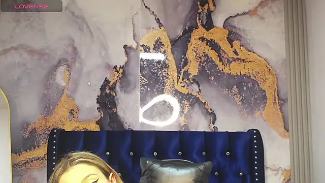 Evy Luxx v online show from 15, 4, 2026