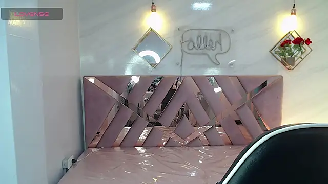 Snapshot of Evy_Luxx_v chatting on 19, 12, 2025 Evy Luxx v online show from 19, 12, 2025