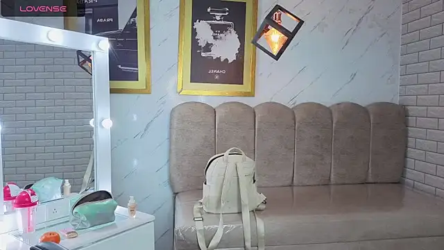 Snapshot of Evy_Luxx_v chatting on 27, 2, 2026 Evy Luxx v online show from 27, 2, 2026