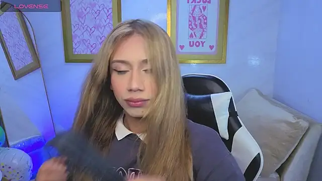 Evy Luxx v online show from 19, 3, 2026