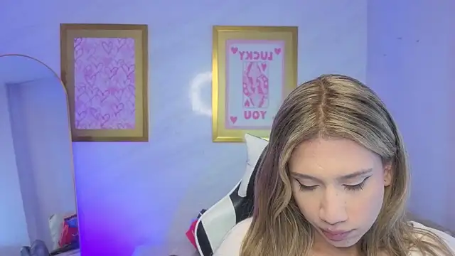 Evy Luxx v online show from 17, 3, 2026