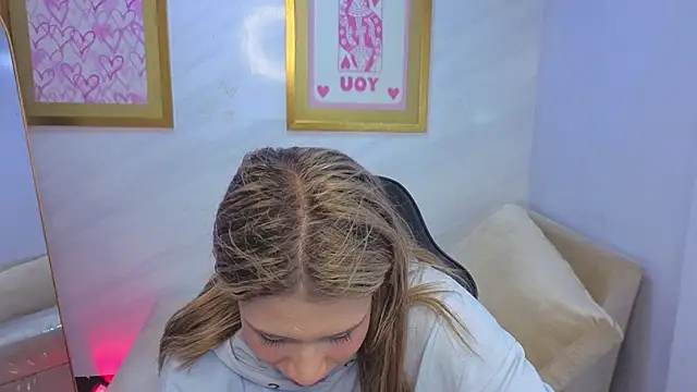 Evy Luxx v online show from 11, 4, 2026