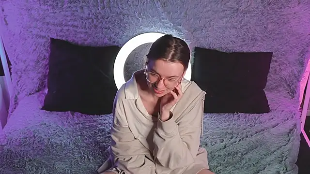 RochelCozzi online show from 13, 12, 2025