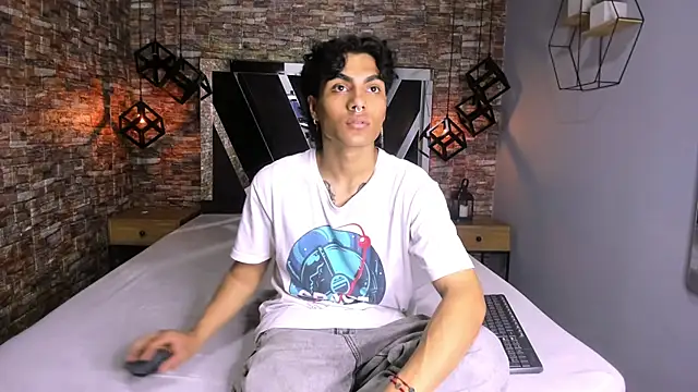 MattFiore online show from 18, 12, 2025